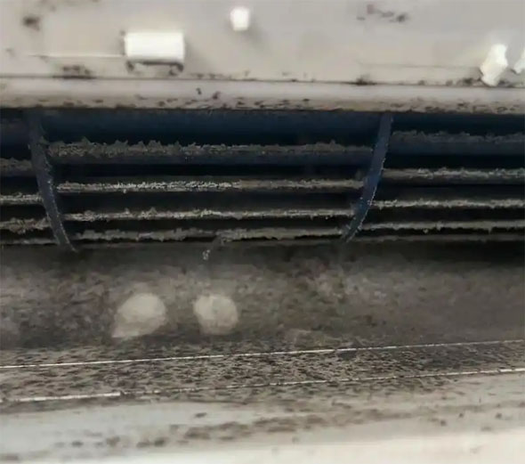 景泰空调吹的风有股烧焦味是怎么回事